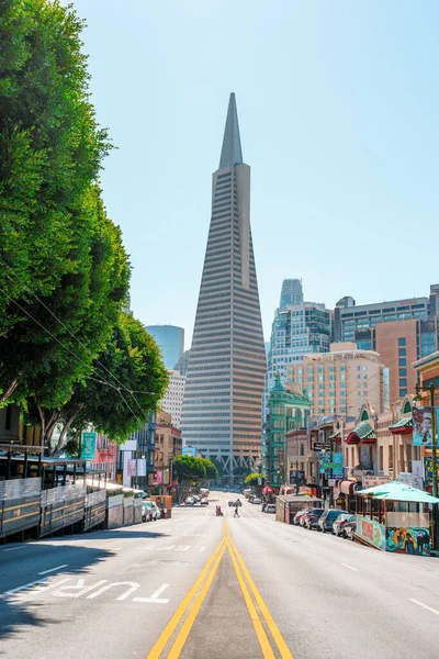 Panorama Prázdné Ulice Obchodním Centru Výhledem Věž Transamerica San Francisco — Stock fotografie