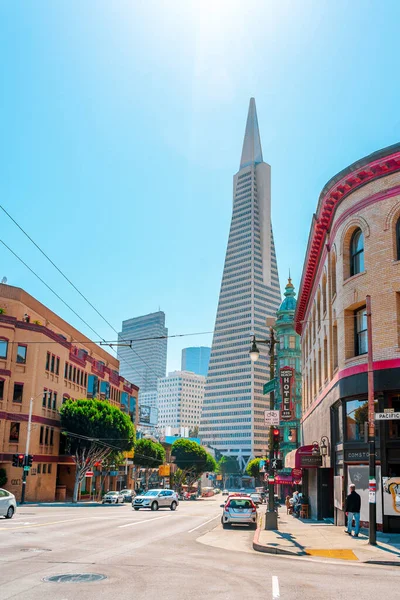 Panorama Pustej Ulicy Centrum Biznesowym Widokiem Wieżę Transamerica San Francisco — Zdjęcie stockowe