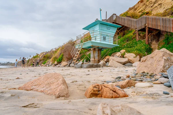 Bellissimo Panorama Della Spiaggia Con Una Scialuppa Salvataggio Blu San — Foto Stock
