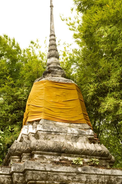 Pagoda tailandesa con bambú — Foto de Stock