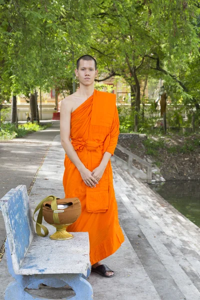 Junge thailändische Mönche — Stockfoto