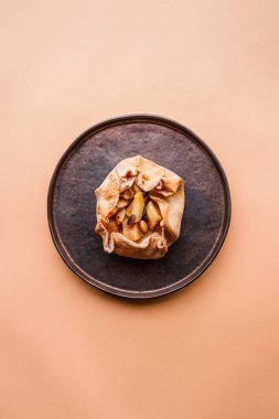 Fındıklı elmalı turtanın yakın plan görüntüsü