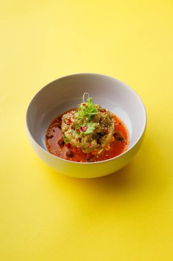 Soslu lezzetli sebzelerin yakın plan görüntüsü