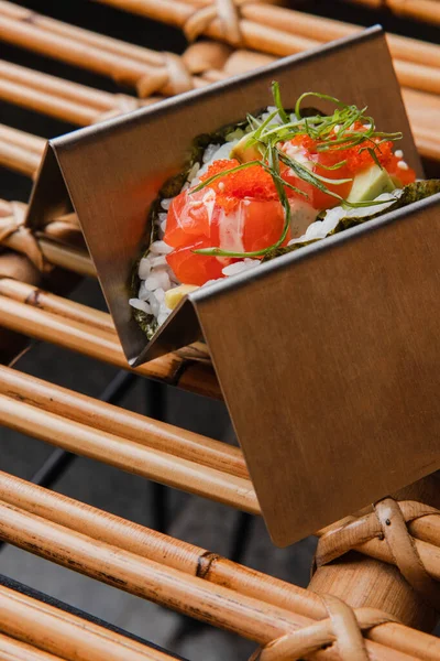 Makanan Jepang Taco Sushi Disajikan Restoran Foto Berkualitas Tinggi — Stok Foto