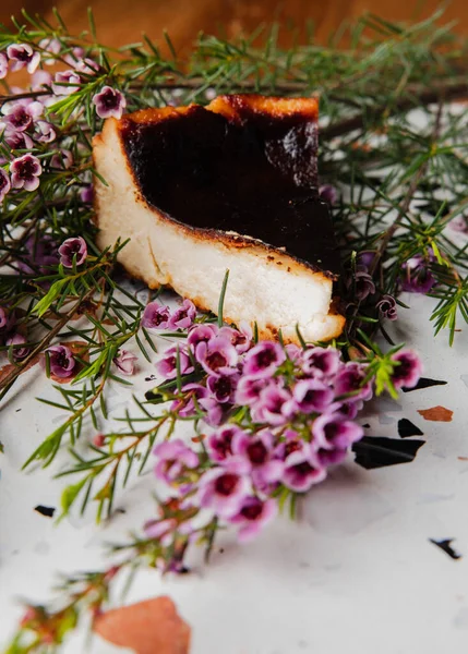 Pemandangan Closeup Dari Cheesecake Lezat Piring Putih — Stok Foto