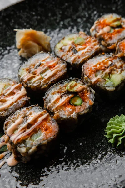 Makanan Jepang Sushi Disajikan Restoran Foto Berkualitas Tinggi — Stok Foto