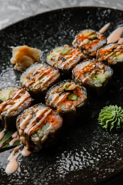 Makanan Jepang Sushi Disajikan Restoran Foto Berkualitas Tinggi — Stok Foto