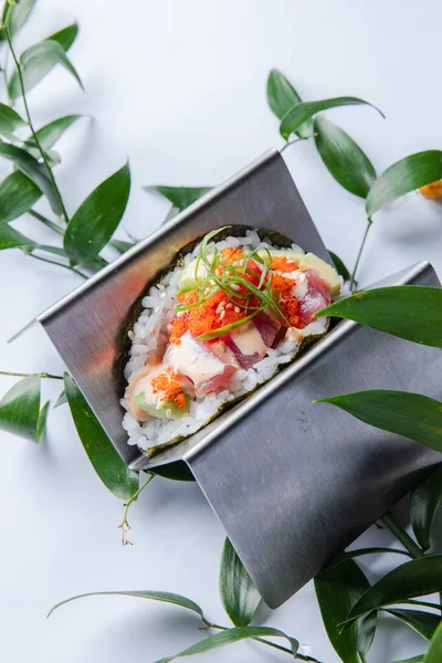 Japanisches Essen Taco Sushi Restaurant Serviert Hochwertiges Foto lizenzfreie Stockfotos