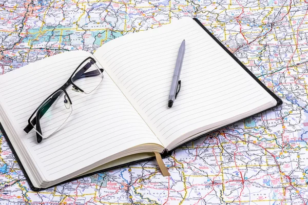 Journal Sitting Map Pair Eyeglasses Metal Pen — Stock Photo, Image