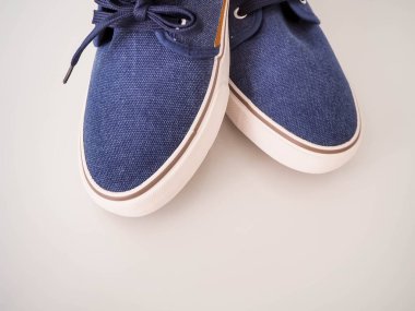 Erkek ya da kadın ayakkabıları farklı tarzlarda, ayakkabı ayrıntıları 