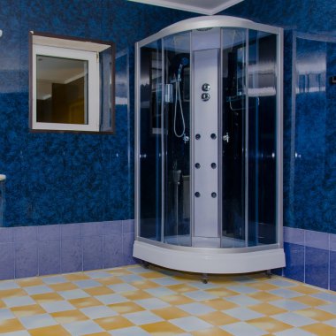 pencere ile büyük banyo duş