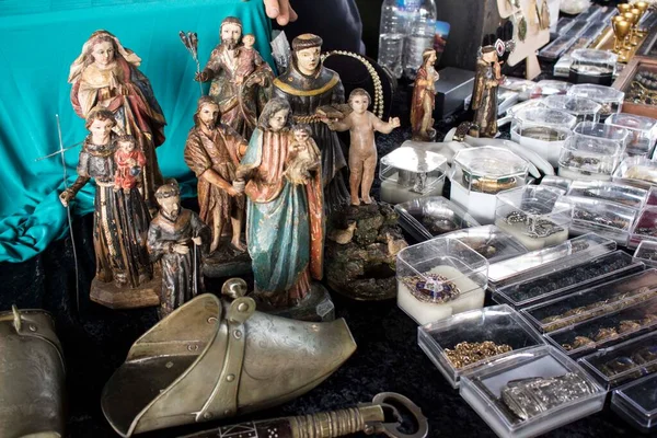 Iconos Religiosos Objetos Agrupados Esculturas Estatuas Además Joyas Oro Plata —  Fotos de Stock