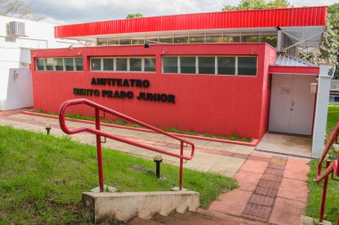 Sao Carlos, SP, Brezilya - 25 Şubat 2021: UFSCar 'da Bento Prado Junior Amfitiyatrosu - Sao Carlos Federal Üniversitesi