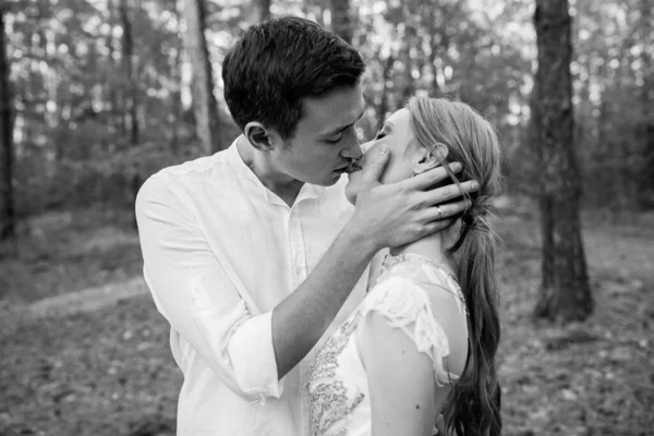 Happy Young Couple Evening Walk Forest Lake Bride Wearing Blue — Stock Photo, Image