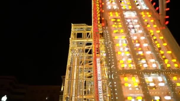 Julbelysning på gatorna i staden, staden ljusa dekoration — Stockvideo
