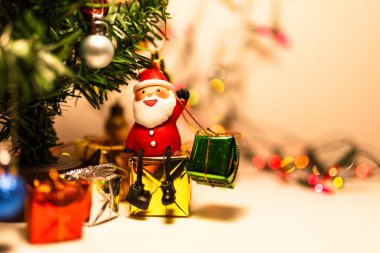 Kutlama için dekorasyon Noel ağacı