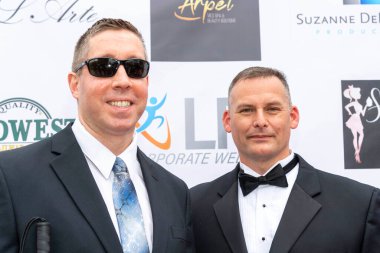 Aaron Vnuk, Michael O 'Connor 24 Nisan 2021' de Universal City Hilton, Los Angeles, CA 'da Hollywood Operasyonu yararına bir Oscar Öncesi Öğle Yemeği Galası ve Hediye Süiti sunar.