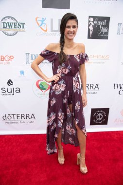 Chelsea Teel, Universal City Hilton, Los Angeles, CA 'da 24 Nisan 2021' de düzenlenen operasyon için Suzanne DeLaurentiis Prodüksiyon 'a katılıyor.