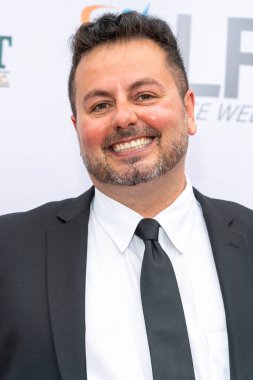 Dante Scuro, Universal City Hilton, Los Angeles, CA 'da 24 Nisan 2021' de düzenlenen operasyon için Suzanne DeLaurentiis Prodüksiyon 'a katılır.