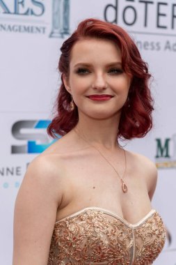 Madison Ekstrand, Universal City Hilton, Los Angeles, CA 'da 24 Nisan 2021' de düzenlenen operasyon için Suzanne DeLaurentiis Prodüksiyon 'a katılır.