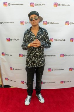 Julez Coutinho, 1 Mayıs 2021 'de Bell Canyon, CA' da Genç Hollywood Sosyal Medya Endüstrisi Partisi 'ne katıldı.