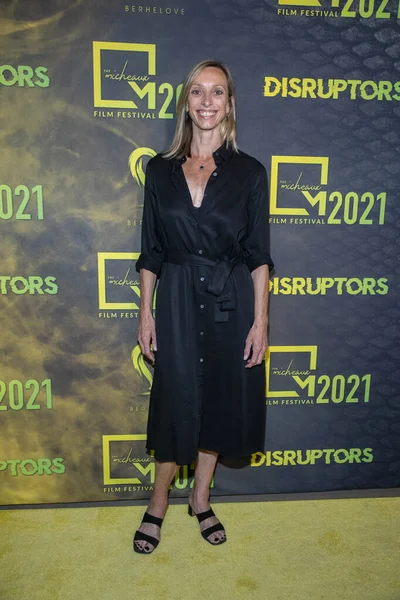 Lisa Donmall-Reeve, 2 Mayıs 2021 'de TLC Çin Tiyatrosu' nun kapanış gecesi olan Micheaux Film Festivali 'ne katıldı.