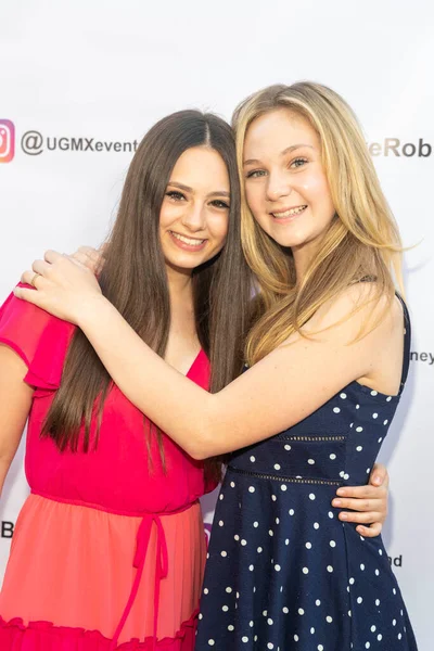 Jaime Adler Lily Brooks Briant Assiste Young Hollywood Social Media — Photo