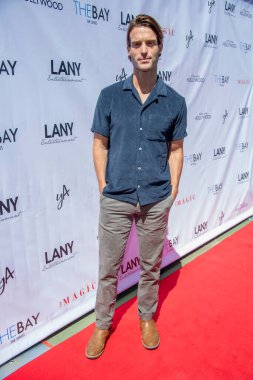 Jacob Taylor, 12 Haziran 2021 'de Los Angeles, CA' da LANY Entertainment 'in yaz toplantısına katılıyor.