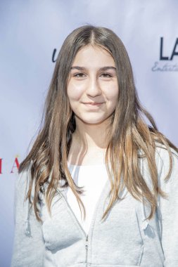 Isabelle Solares, 12 Haziran 2021 'de Los Angeles, CA' daki özel konutta LANY Entertainment yaz etkinliğine katılıyor.