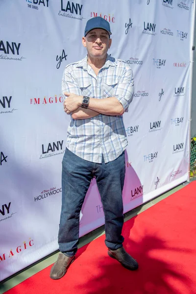 Ian Kane, 12 Haziran 2021 'de Los Angeles, CA' daki özel konutta LANY Entertainment yaz endüstrisi mikserine katılıyor.