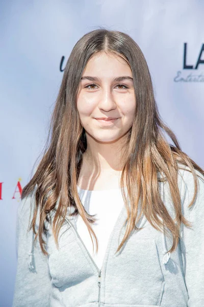 Isabelle Solares Assiste Lany Entertainment Summer Industry Mixer Une Résidence — Photo