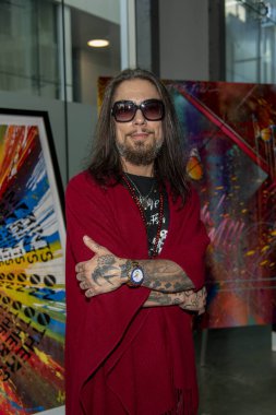 Amerikalı gitarist Dave Navarro, Julien 'in 