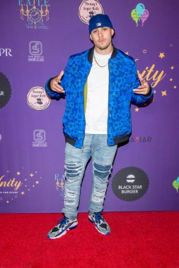 Jay Dub 24 Haziran 2021 'de PooBear, Shndo ve Loureen Ayyoub Video Galası' na katılır..