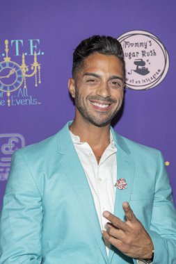 Anthony Bless, 24 Haziran 2021 'de PooBear, Shndo ve Loureen Ayyoub Video Premiere Home of The Brave at Black Star Burger, Los Angeles, CA' ya katıldı..