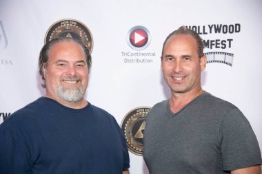 Michael K. Race, Steve Race 27 Haziran 2021 'de Hollywood Kadın Kulübü' nde iHollywood Film Festivali partisine katıldı.