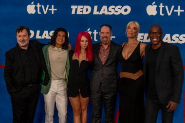 Ted Lasso 'nun oyuncuları 15 Temmuz 2021' de Batı Hollywood 'daki The Pacific Design Center' da Elma 