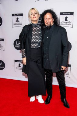 Piera Klein, Micah Plissner 21 Temmuz 2021 'de Los Angeles Kongre Merkezi' nde düzenlenen 26 yıllık LA Sanat Gösterisi Açılış Gecesi Galasına katıldı.