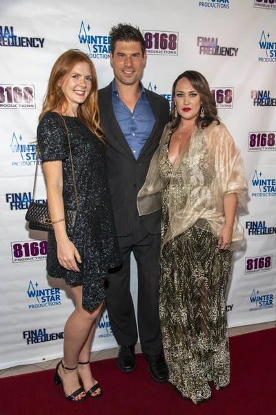 Sarah Morford Josh Murray Caroline Hatfield Bei Der Filmpremiere Final — Stockfoto