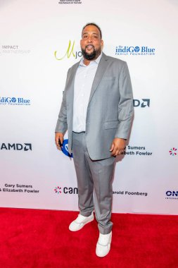 Donald Penn, 20 Ağustos 2021 'de Beverly Hilton Oteli' nde Harold ve Carole Pompa Vakfı Galasına katıldı.