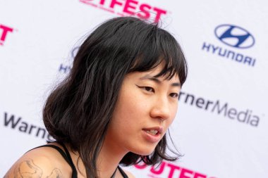 Jess X. Snow, Outfest LGBTQ Film Festivali 5. Geleneksel Trans ve İkili Olmayan Zirvesi 'ne 21 Ağustos 2021' de Amerika Yönetmenler Birliği, Los Angeles, CA 'da katıldı.