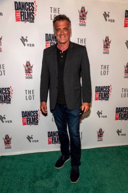 Bruce Thomas, 26 Ağustos 2021 'de Hollywood Roosevelt Hotel, Los Angeles' ta düzenlenen 24. Geleneksel Filmlerle Dans Festivali 'nin açılış gecesine katıldı.