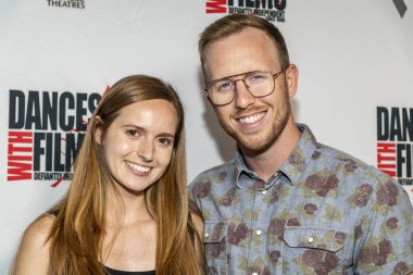 Lily Oehm, Sam Hoiland, 26 Ağustos 2021 'de Hollywood Roosevelt Hotel, Los Angeles' ta düzenlenen 24. Filmlerle Dans Festivali 'nin açılış gecesine katıldı.