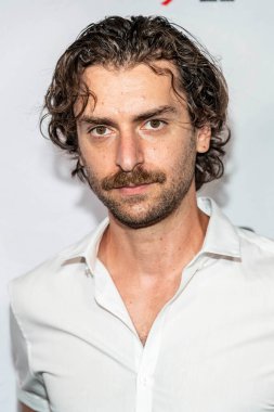 Josh Breslow, 26 Ağustos 2021 'de Hollywood Roosevelt Hotel, Los Angeles' ta düzenlenen 24. Filmlerle Dans Festivali 'nin açılış gecesine katıldı.