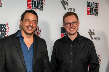 Cy Dodson, Stephen Letnes 26 Ağustos 2021 'de Hollywood Roosevelt Hotel, Los Angeles' ta düzenlenen 24. Filmlerle Dans Festivali 'nin açılış gecesine katıldı.