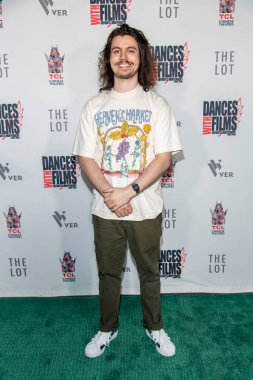 Demetri Young, 2 Eylül 2021 tarihinde TCL Çin Tiyatrosu, Los Angeles, CA 'da düzenlenen 