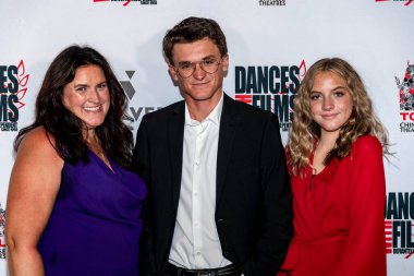 Ailesi ile birlikte Talon Bohn, 5 Eylül 2021 'de TCL Çin Tiyatrosu, Los Angeles, CA' da düzenlenen 24. Film Festivali 