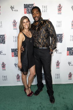 Alex Beatty, Kyle Vonn Elzey 5 Eylül 2021 'de TCL Çin Tiyatrosu, Los Angeles, CA' da düzenlenen 24. Geleneksel Film Festivali Dünya Premiere 