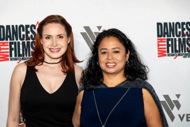 Stephanie Fredricks, Gina M. Garcia 6 Eylül 2021 'de TCL Çin Tiyatrosu' nda düzenlenen 24. Geleneksel Film Festivali Dünya Premiere 'si 