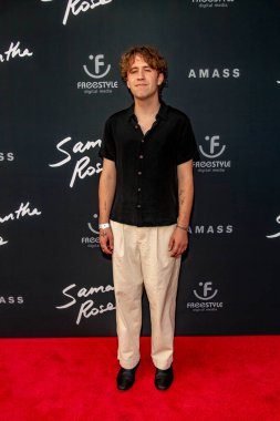 Johnny Dawson, 7 Eylül 2021 'de Raleigh Stüdyoları' ndaki Chaplin Tiyatrosu 'nda Samantha Rose' un özel galasına katılır.