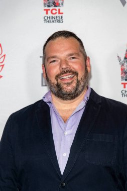 M J Dougherty, 8 Eylül 2021 'de TCL Çin Tiyatrosu' nda düzenlenen 